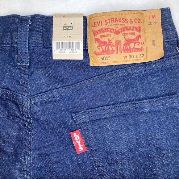 Levi Strauss & Co. 501 Button-Fly Jeans NWT W30 L32 - Picture 3 of 8